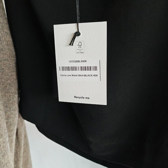 REFORMATION Carla Low Waisted Skirt in Black, size 0 - Picture 4 of 8